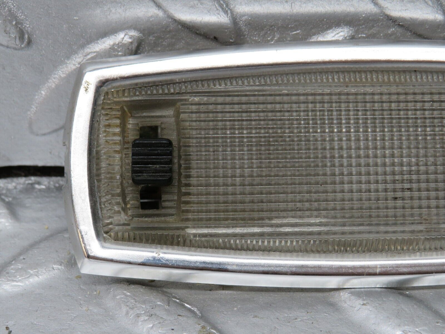 40473 Mercedes-Benz W110 230 Interior Dome Light