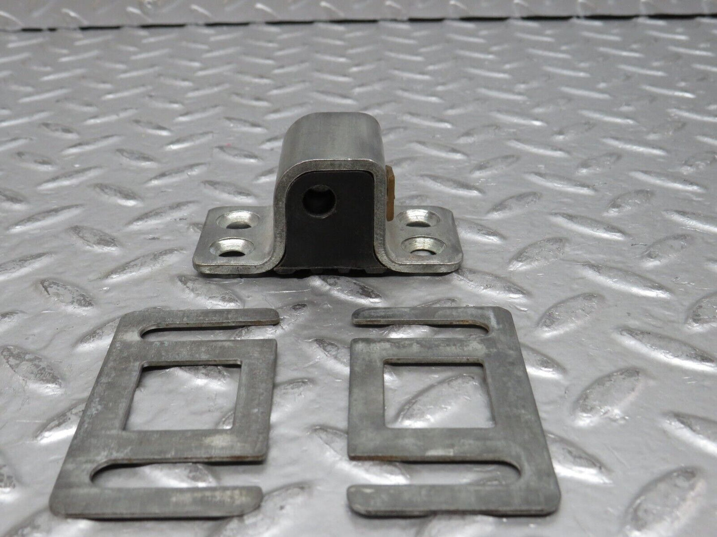 27948 Mercedes-Benz W123 280E Door Lock Latch Left Side