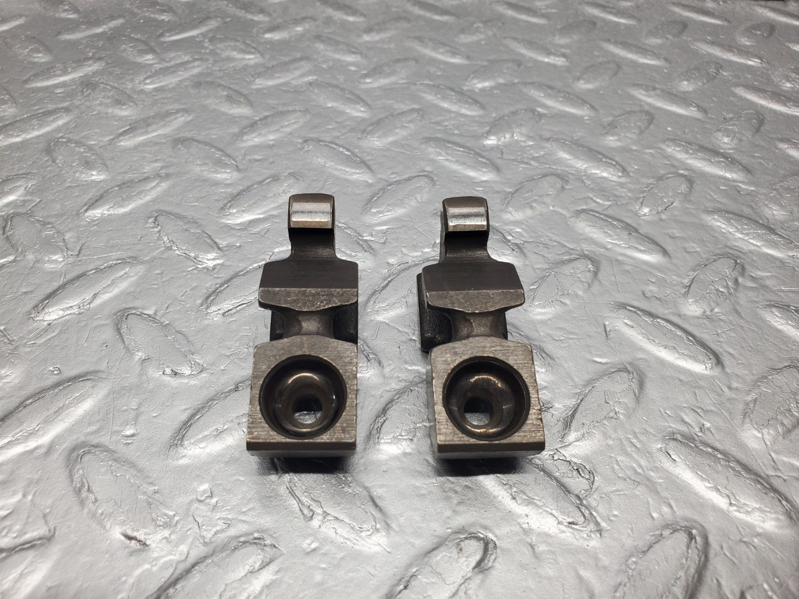 W126 Coupe rocker arm used OEM