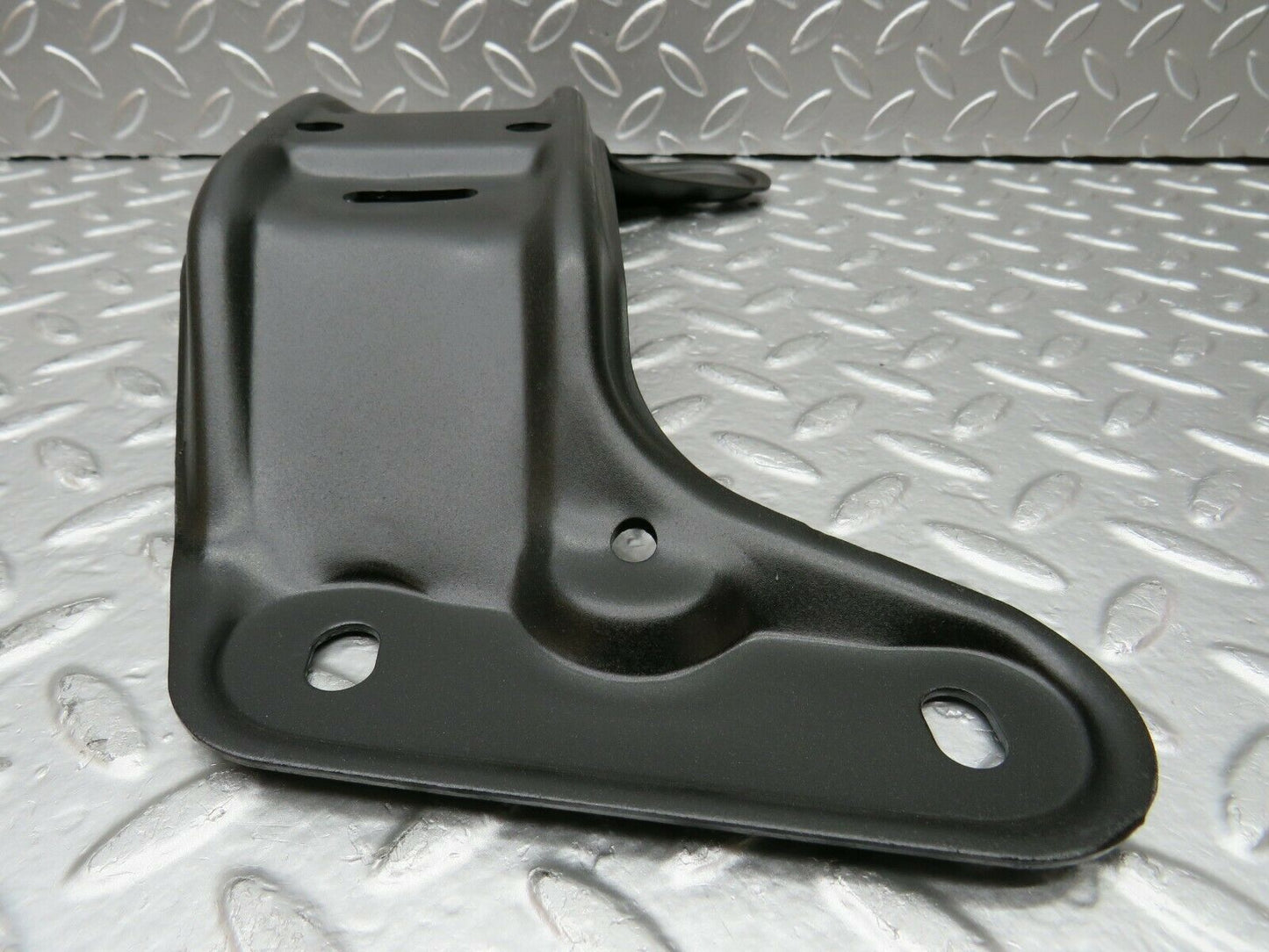 24031 Mercedes-Benz W123 280E Gearbox Mount Bracket