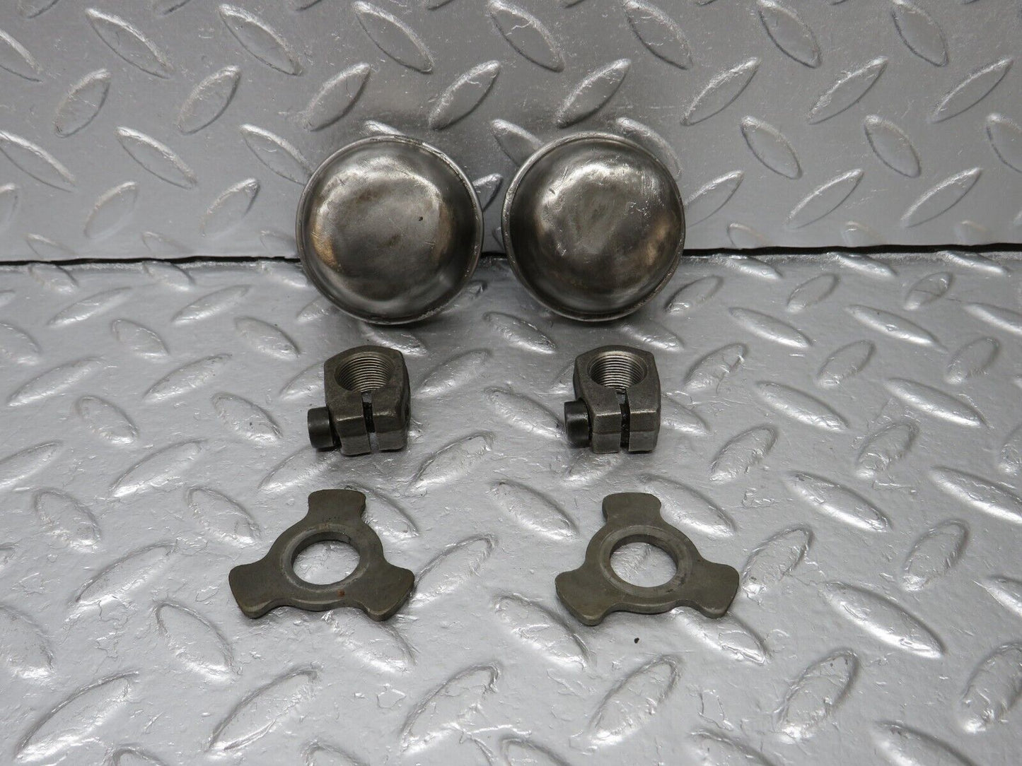 40309 Mercedes-Benz W110 230 Wheel Hub Locking Cap