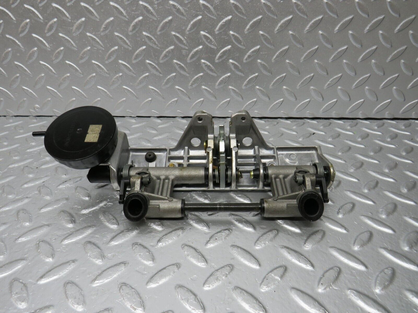 34026 Mercedes-Benz W124 260E Headrest Folding Mechanism