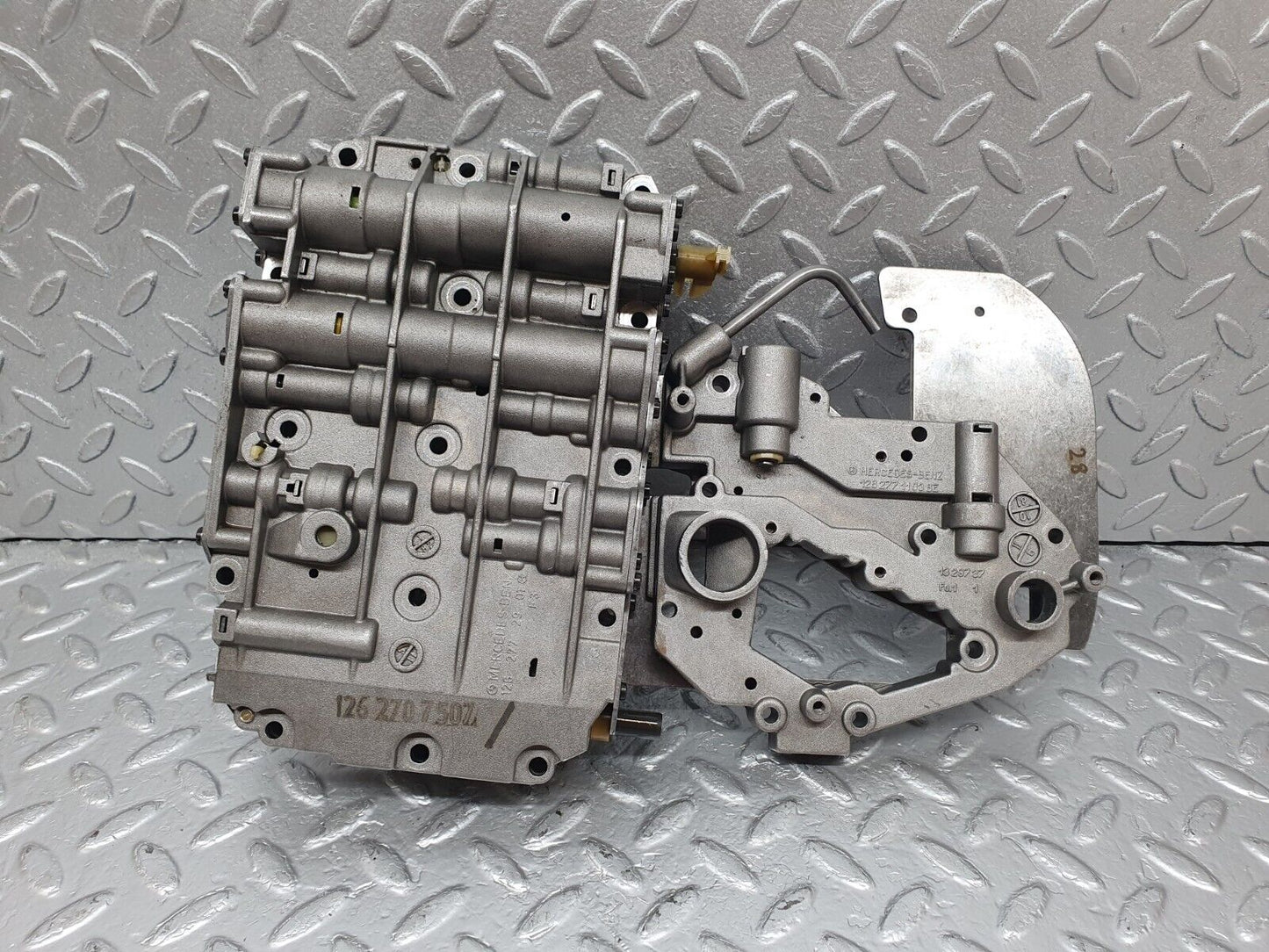 43862 Mercedes-Benz C126 380SEC Coupe Automatic Gearbox Valve Body 722.310 1262772901 1262771103