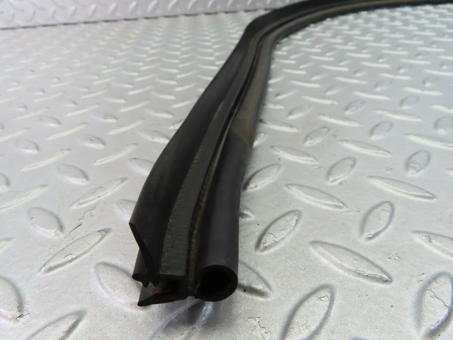 7771 Mercedes-Benz S123 230TE Wagon Firewall Rubber Seal