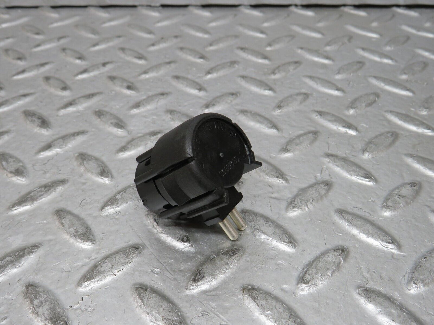 28828 Mercedes-Benz W123 230E Kick Down Switch 0015457814