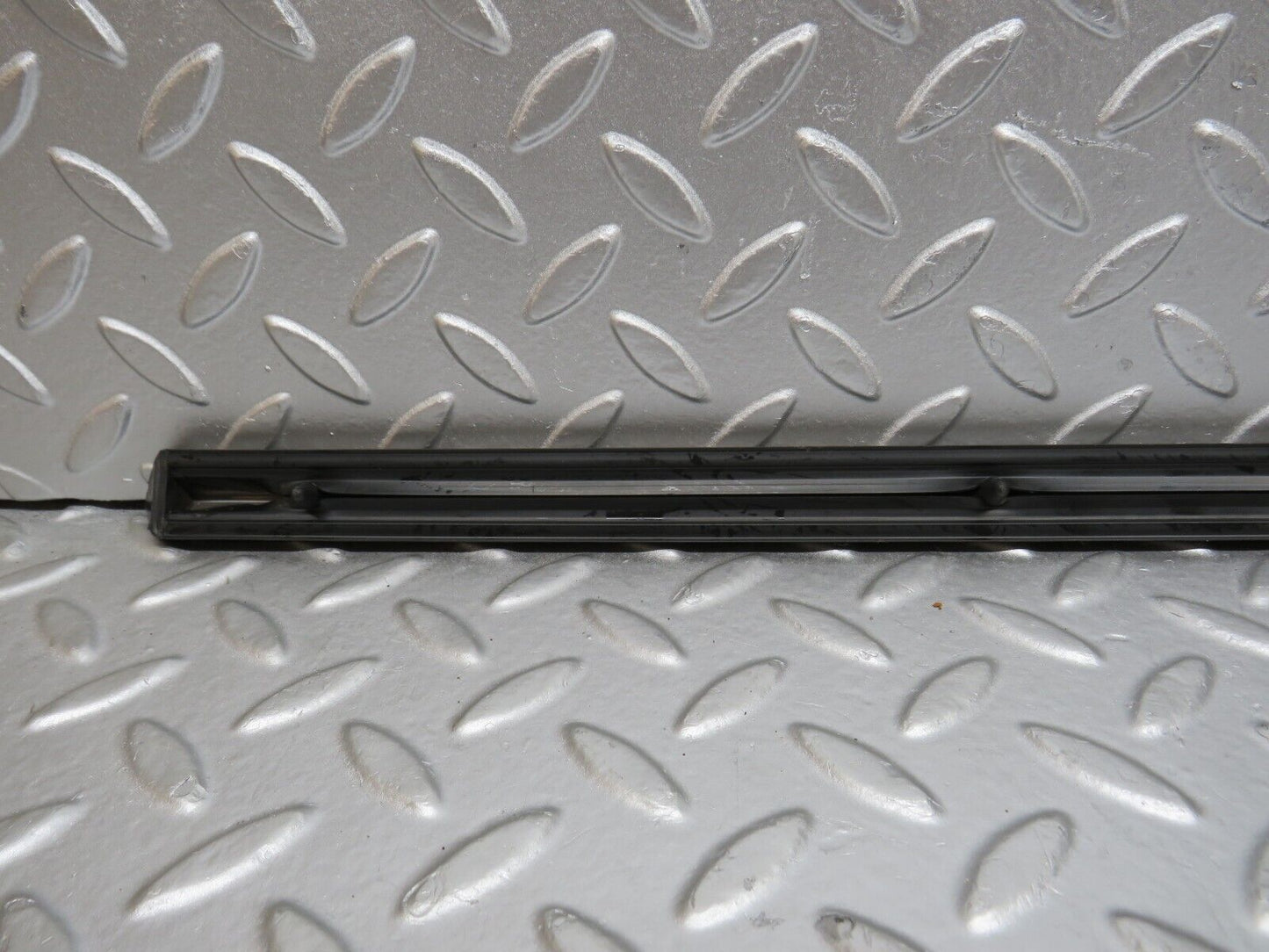 33630 Mercedes-Benz W123 Front Left Door Centre Moulding Trim