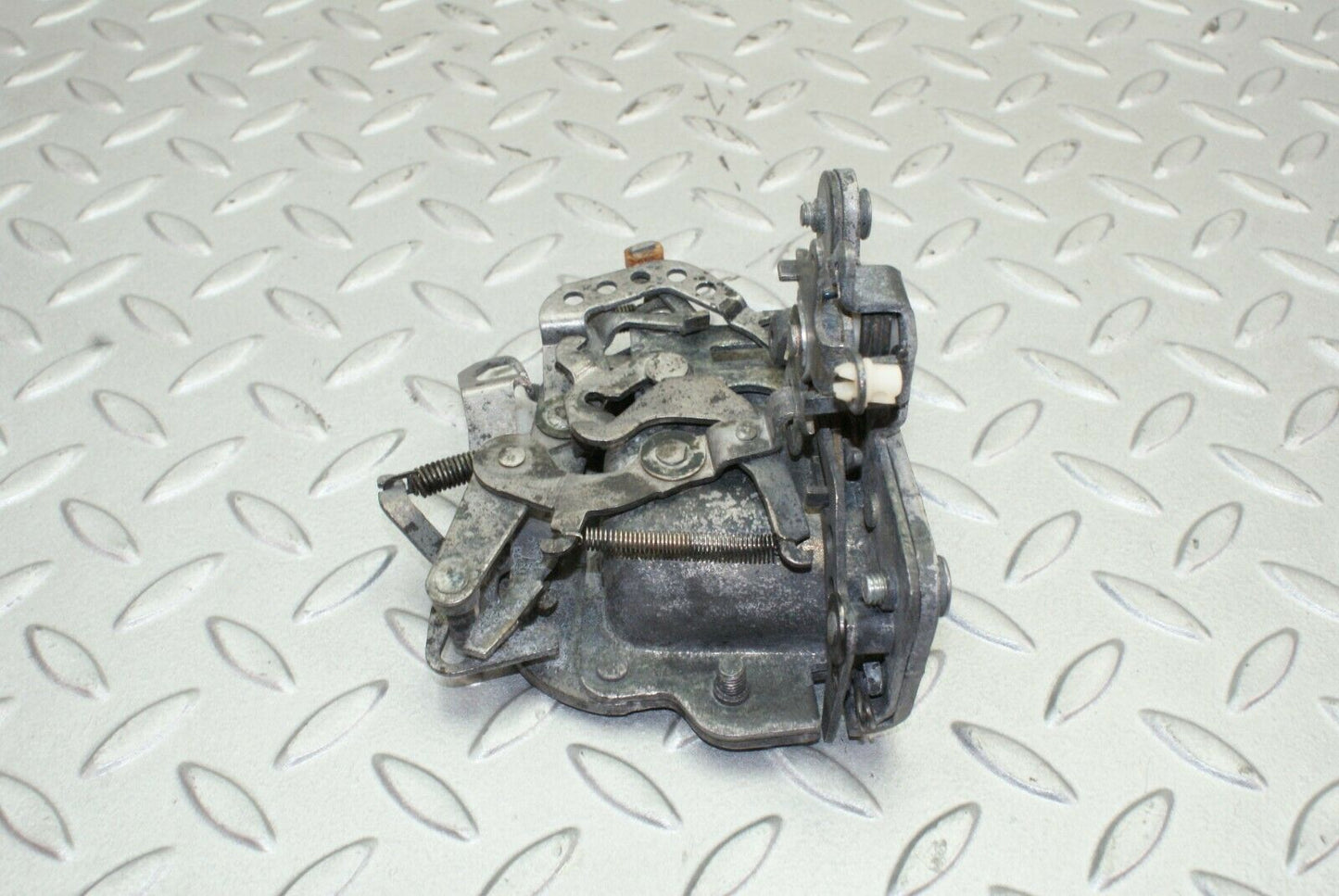 2597 Mercedes-Benz W116 350SE Door Lock Mechanism Left