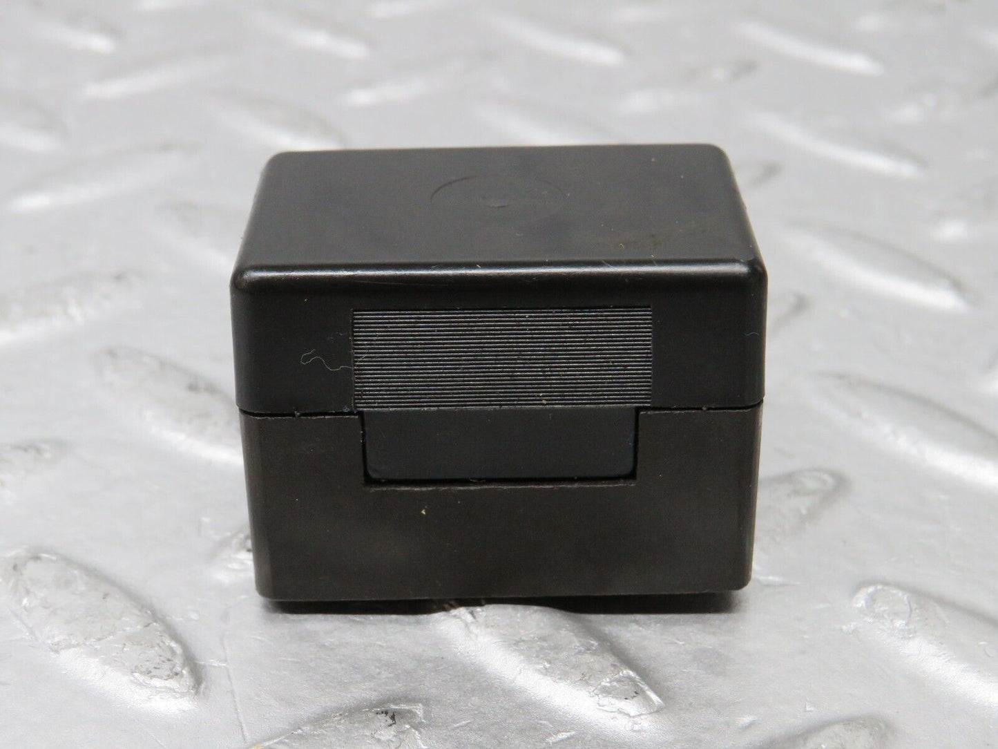 37919 Mercedes-Benz A124 320E Cabriolet Fuse Box Connector