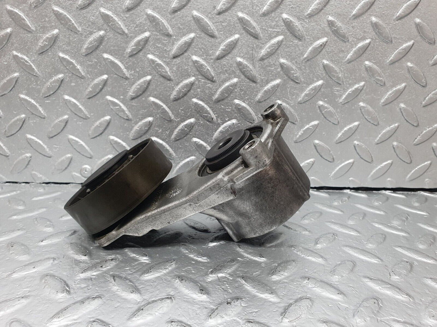 42722 Mercedes-Benz W201 190 Belt Tensioner Pulley 1022023640 6012000970