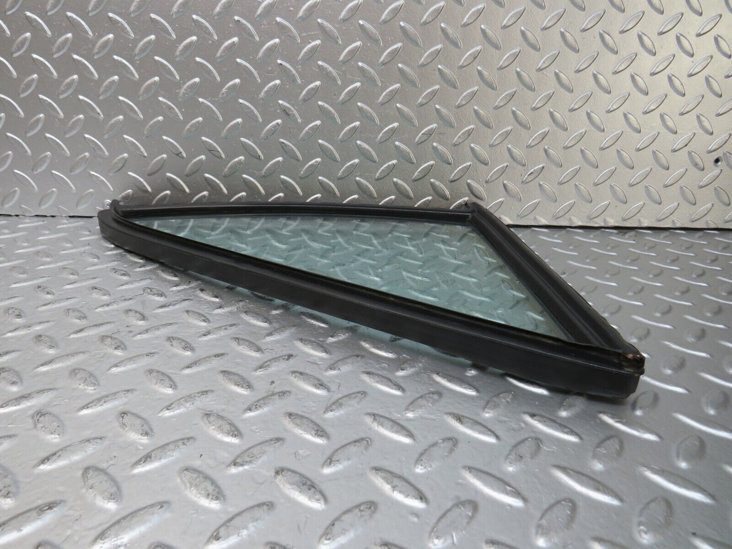 26059 Mercedes-Benz W116 450SE Rear Right Quarter Window Glass