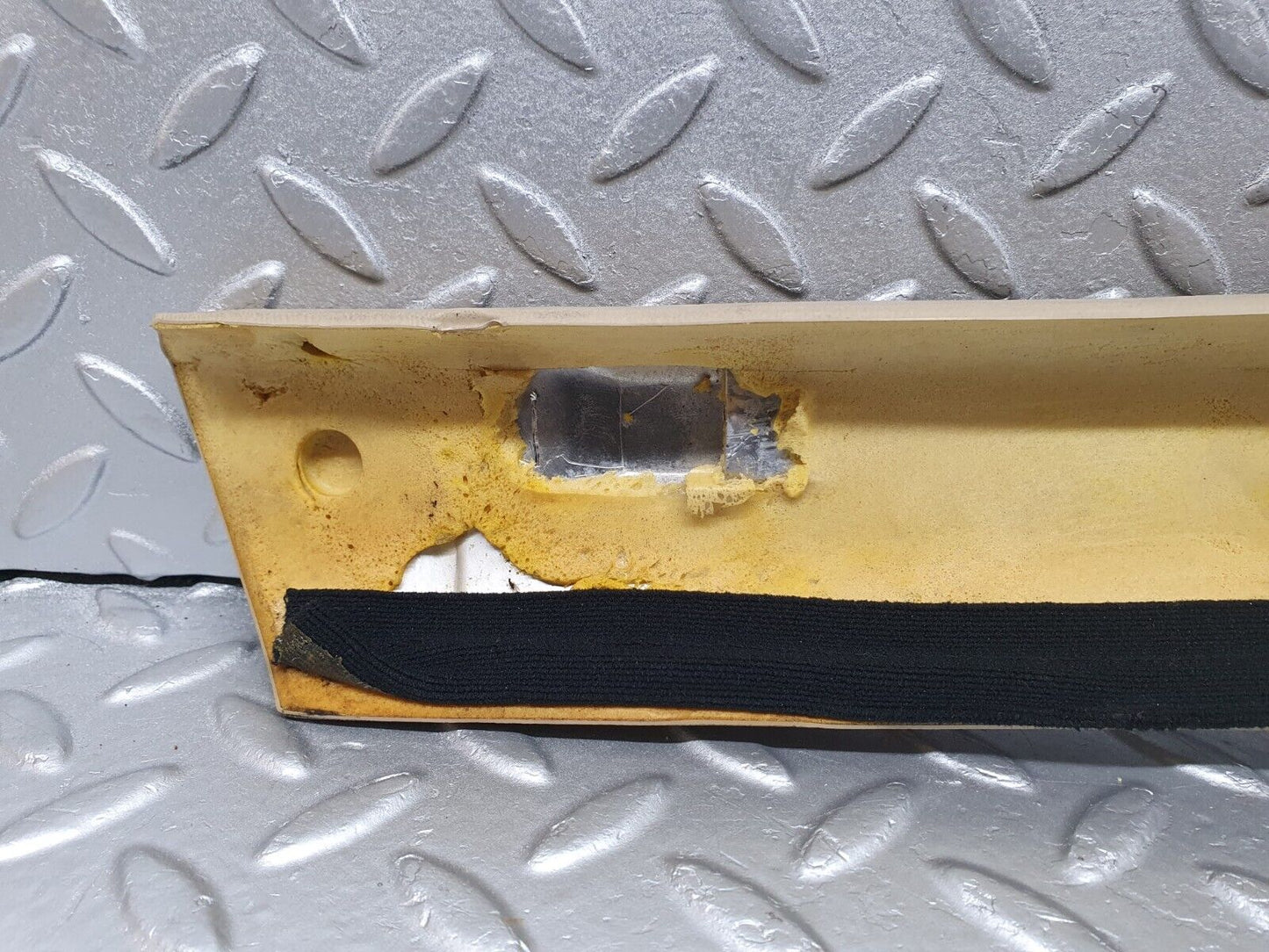 40927 Mercedes-Benz W126 300SE A Pillar Cover Left Side Beige