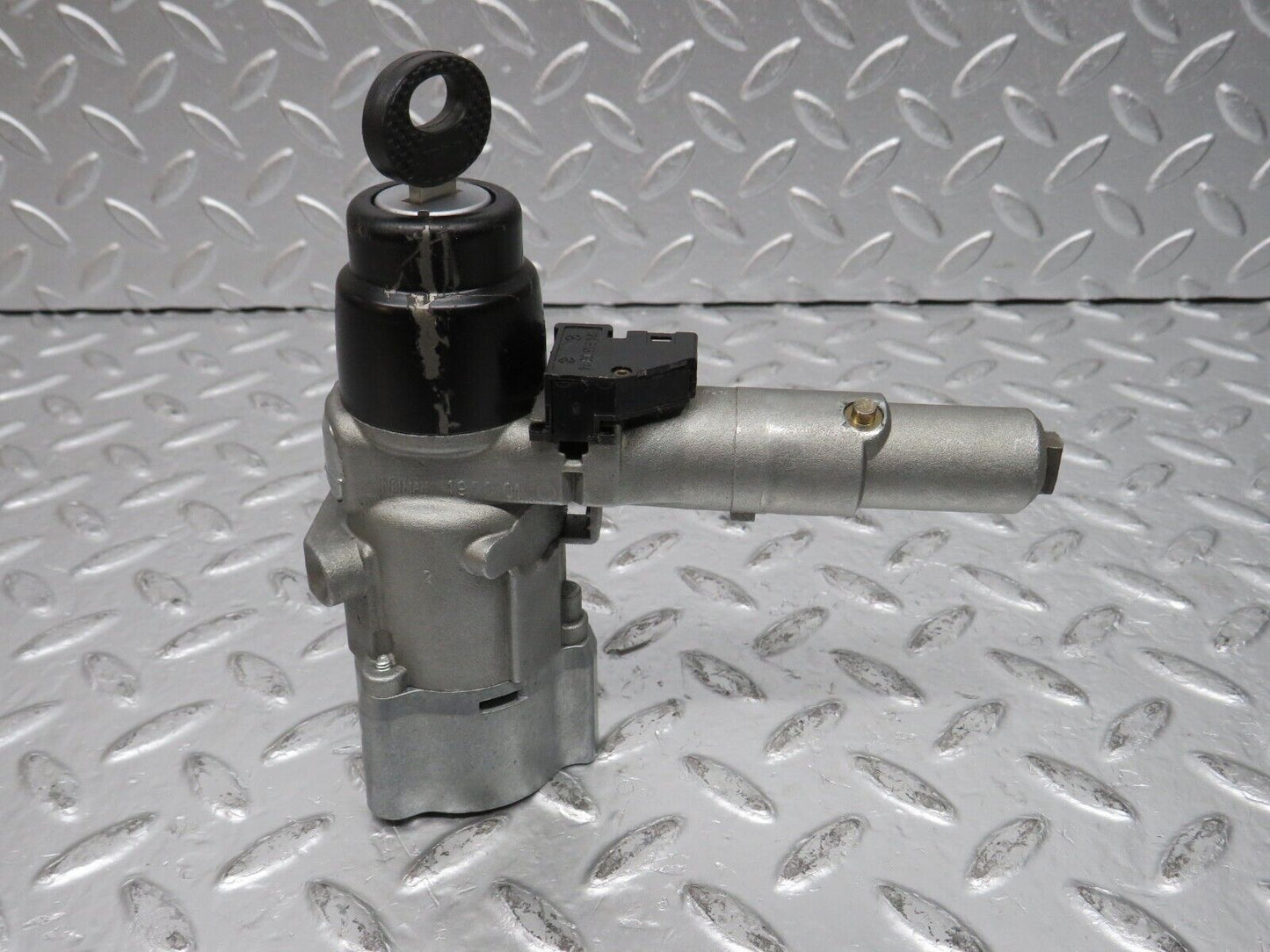 31513 Mercedes-Benz S124 300TE Wagon Steering Lock Ignition Switch With Key