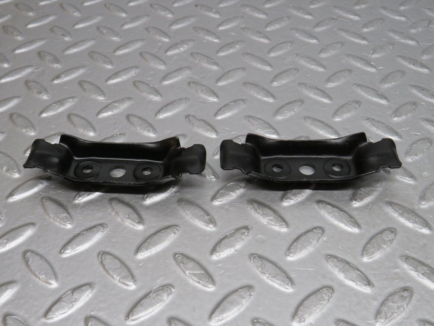38107 Mercedes-Benz A124 320E Cabriolet Fuel Pump Fuel Filter Bracket