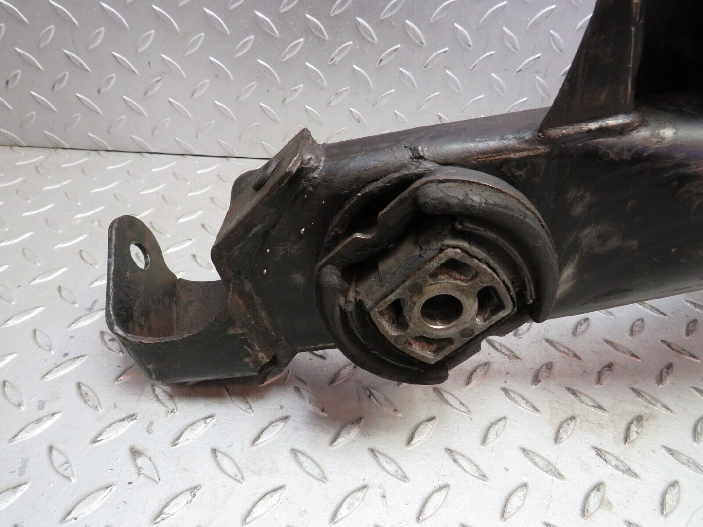39968 Mercedes-Benz R107 350SL Rear Subframe Axle Carrier