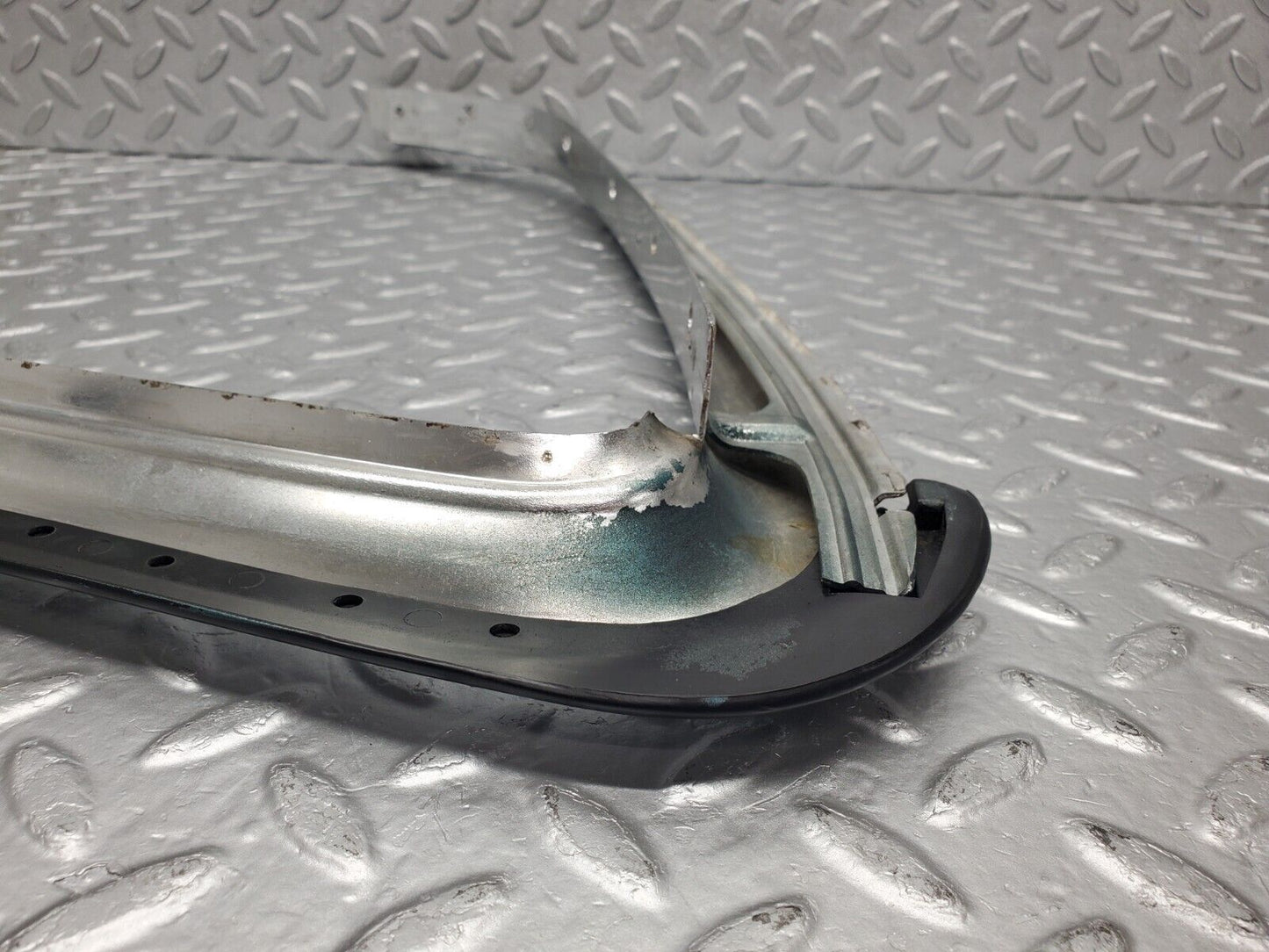 46505 Mercedes-Benz C123 280CE Coupe Rear Right Roof Chrome Moulding Trim