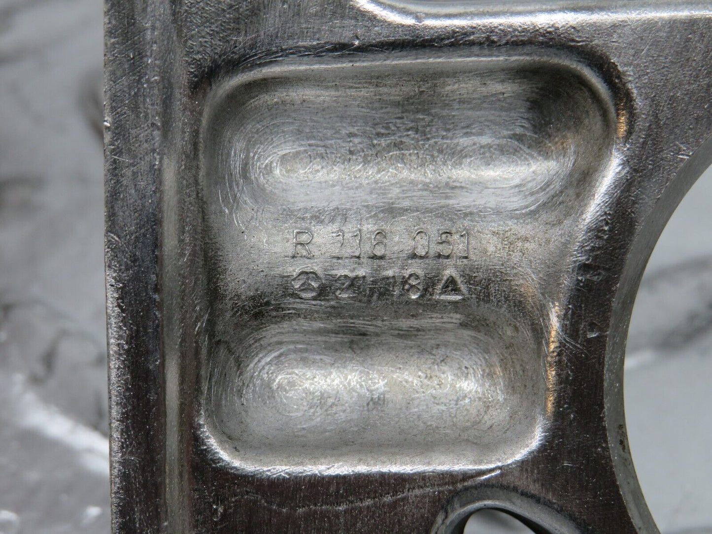 32994 Mercedes-Benz C107 R107 350 V8 Camshaft Tower Bearing 1160512118