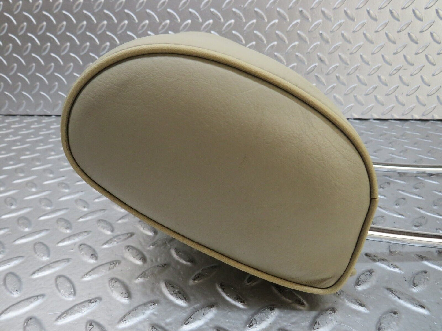 26662 Mercedes-Benz C124 220CE Coupe Front Right Seat Headrest Leather Beige