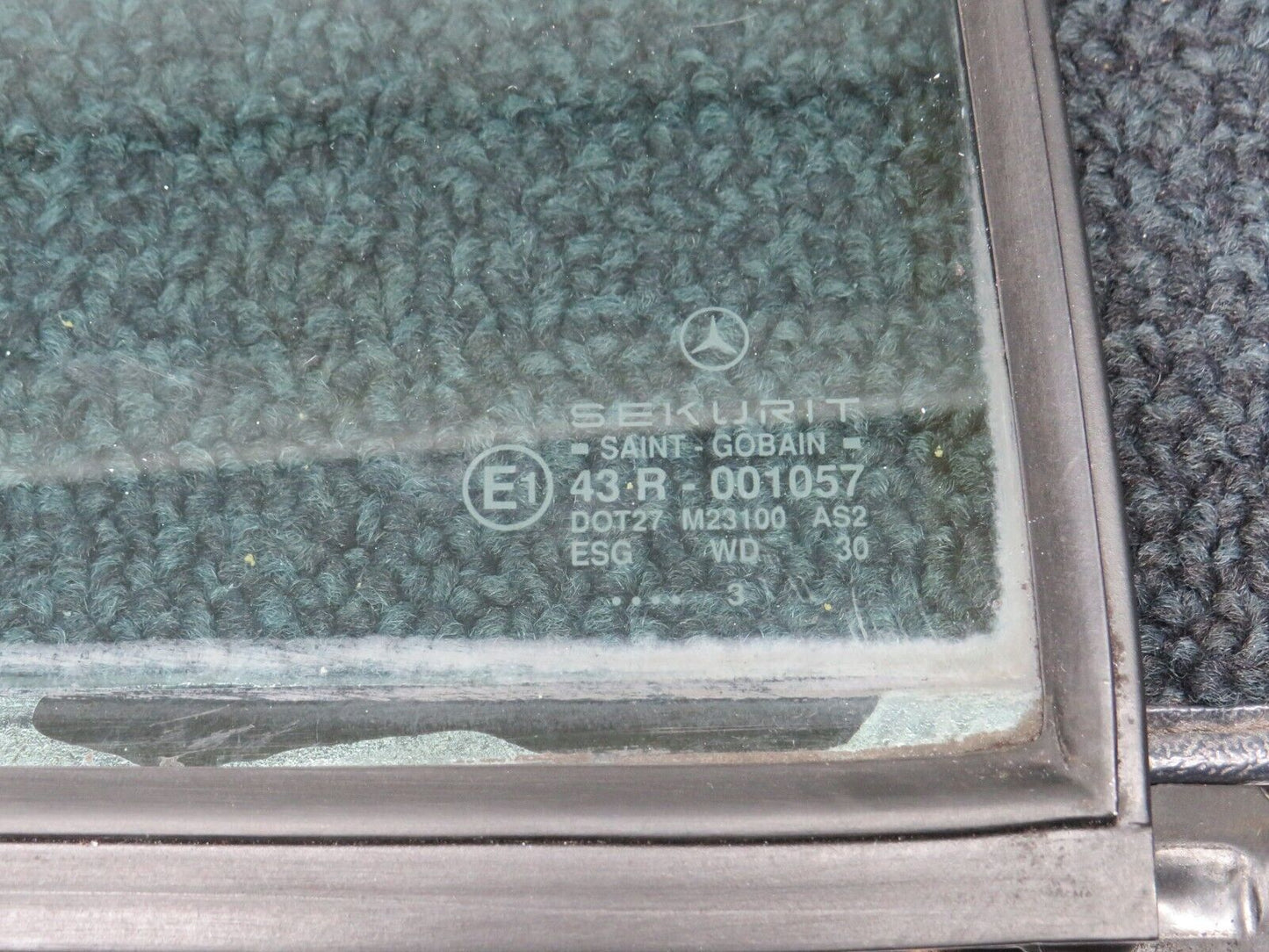 39068 Mercedes-Benz W201 190E Rear Right Quarter Window Glass 2017350624