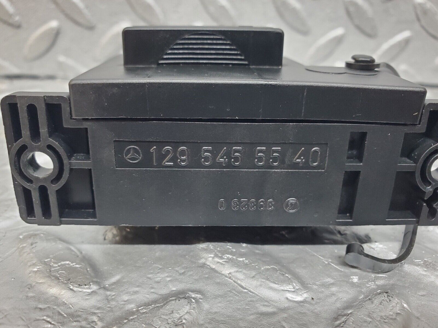 44623 Mercedes-Benz W124 220E Diagnostic Connector 1295455540 1295450003