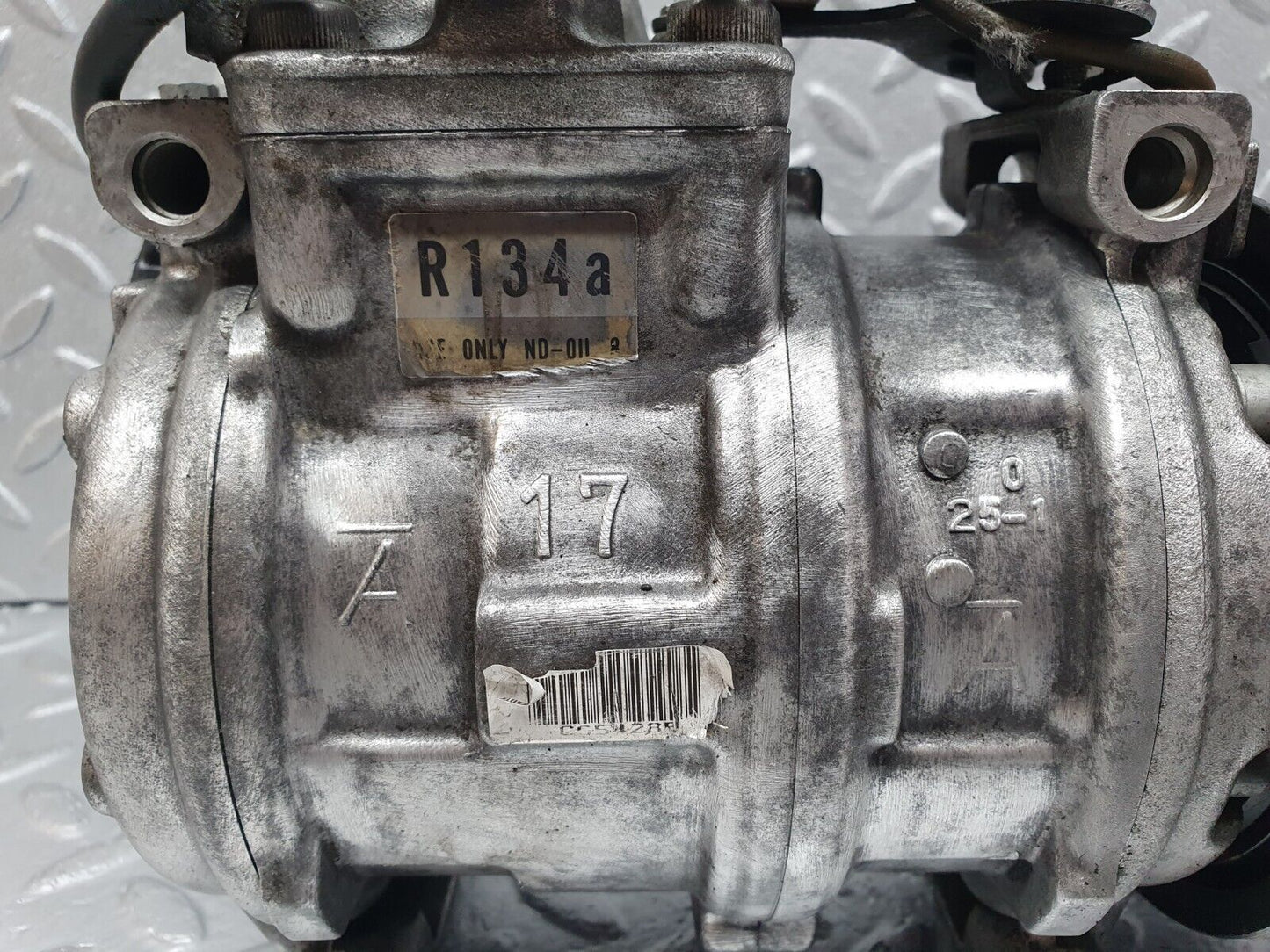 42504 Mercedes-Benz R129 320SL Coupe Air Conditioning Compressor 0002340111 0002300511