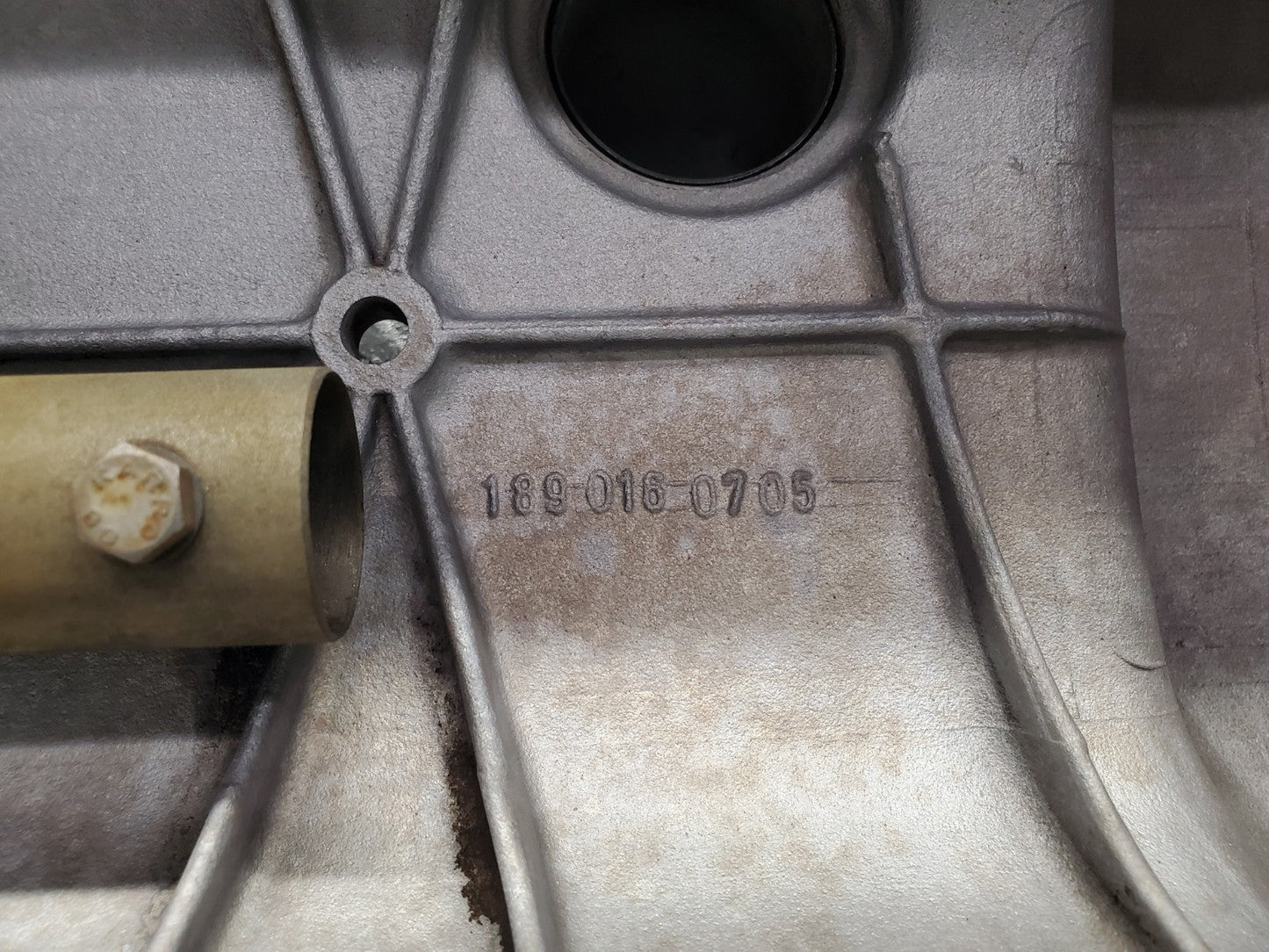 W112 cylinder head cover used OEM