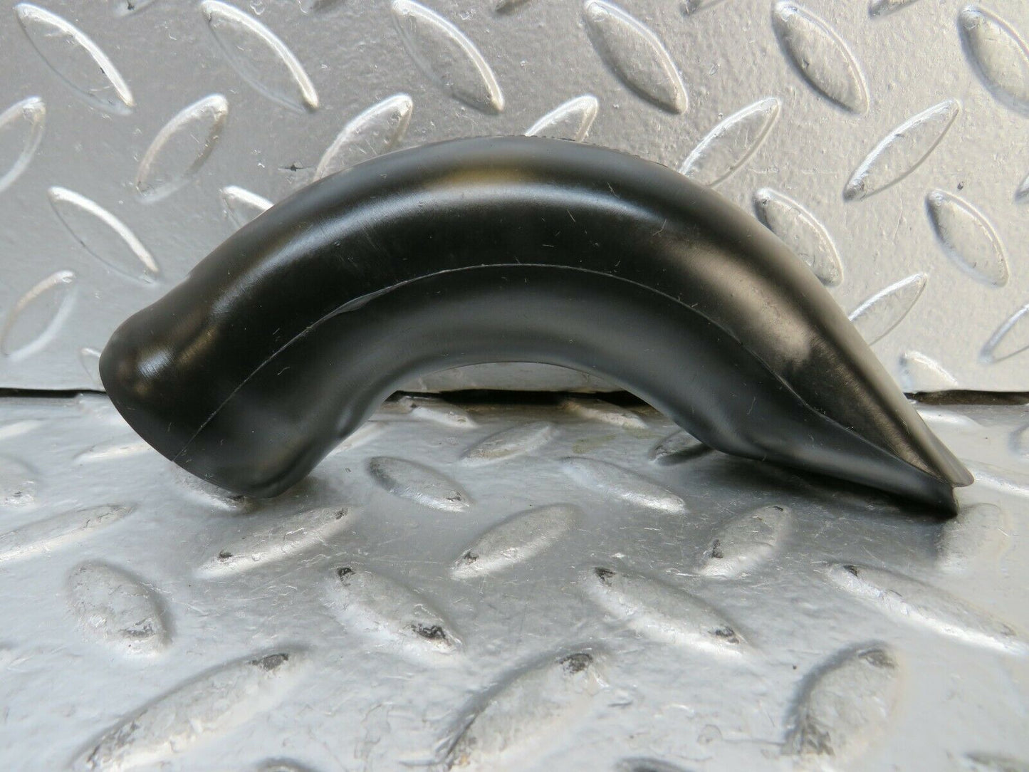 23352 Mercedes-Benz W116 350SE Water Drain Hose Pipe 1168350397
