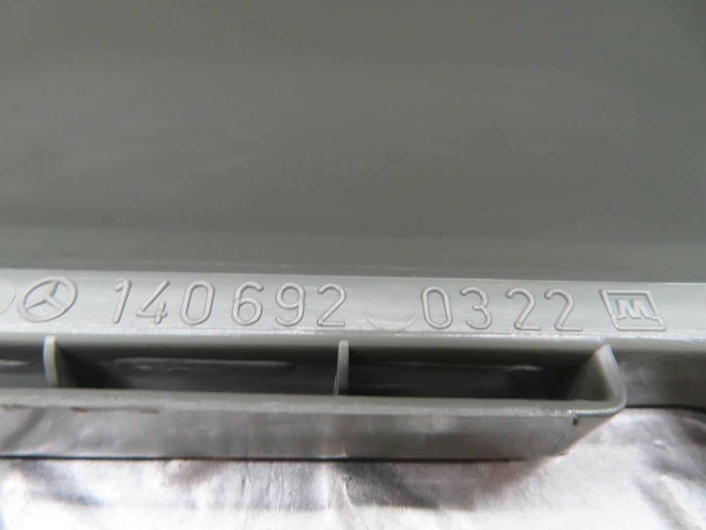 14899 Mercedes-Benz W140 S320 B Pillar Bottom Cover Left Side 1406920322