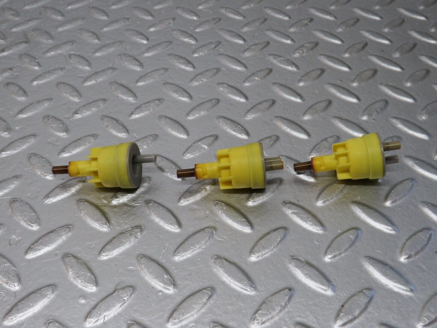 33620 Mercedes-Benz W201 190E Vacuum Check Valve Set 1268000478 1268000078