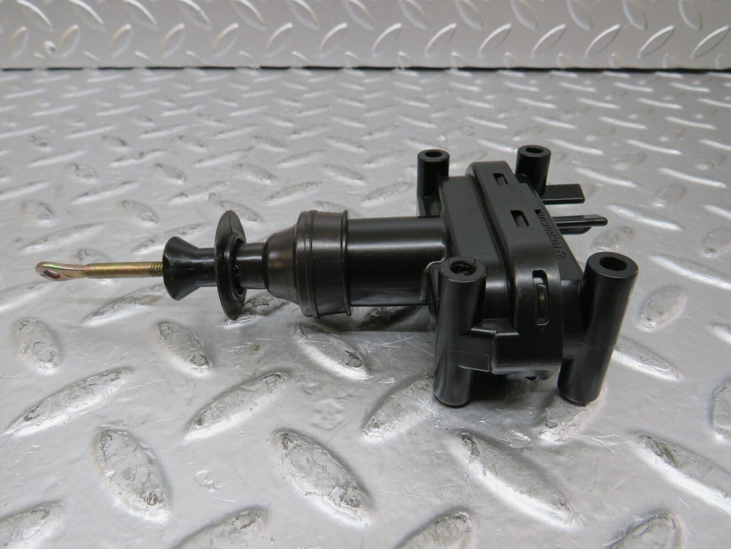25995 Mercedes-Benz W124 280E Door Lock Vacuum Actuator