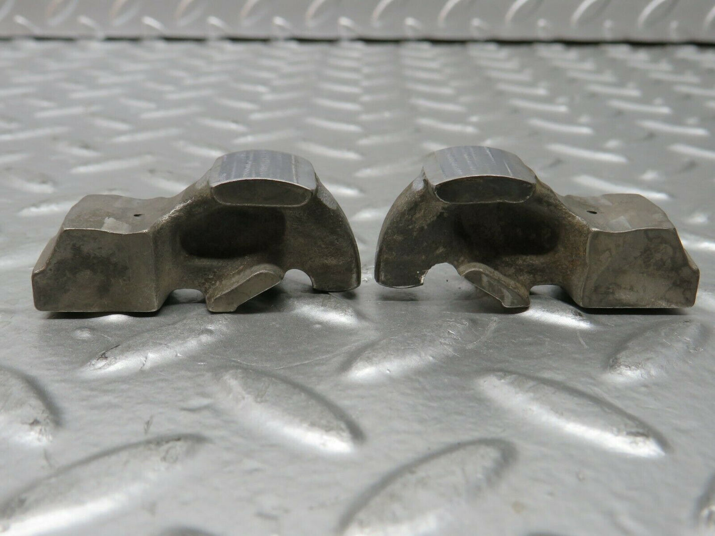 23573 Mercedes-Benz W114 280E Valve Rocker Arm With Retaining Spring