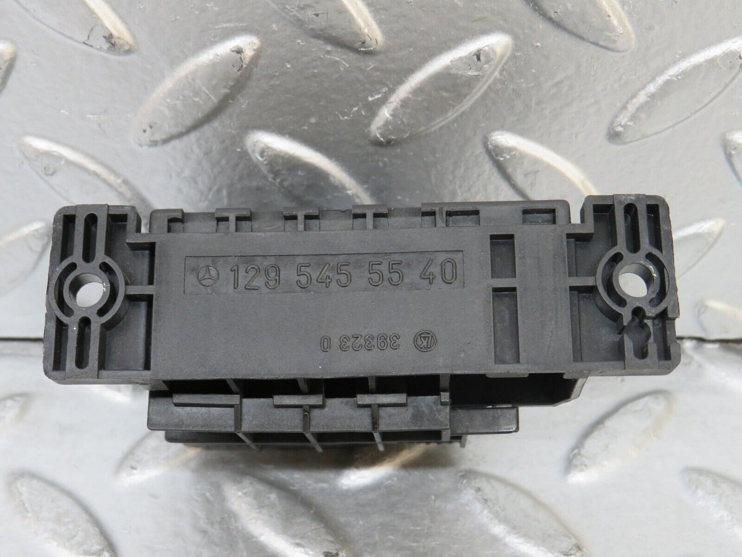 27553 Mercedes-Benz S124 300TE Wagon Diagnostic Connector 1295455540