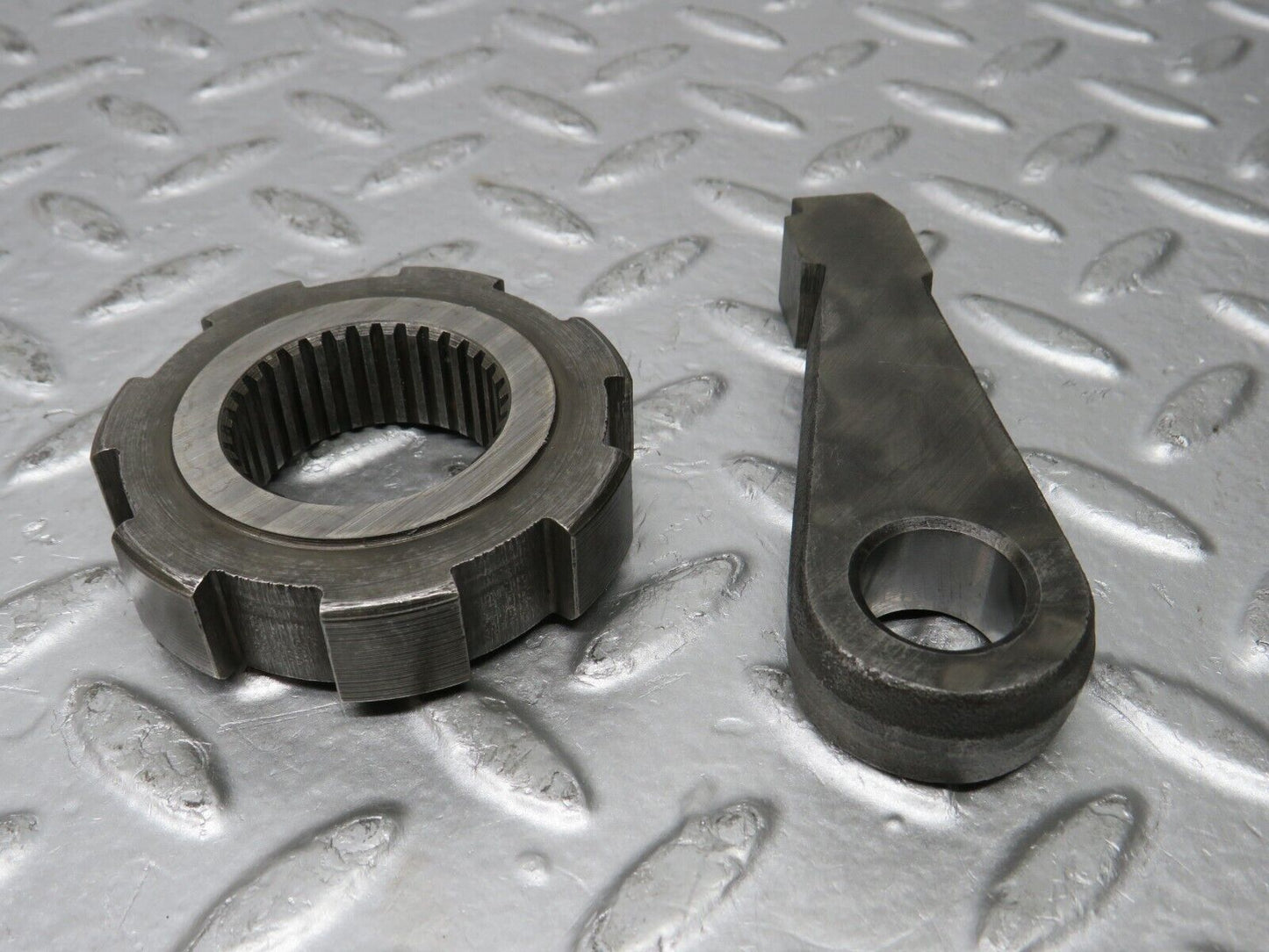 30222 Mercedes-Benz W123 230E Auto Gearbox Parking Gear 722.122