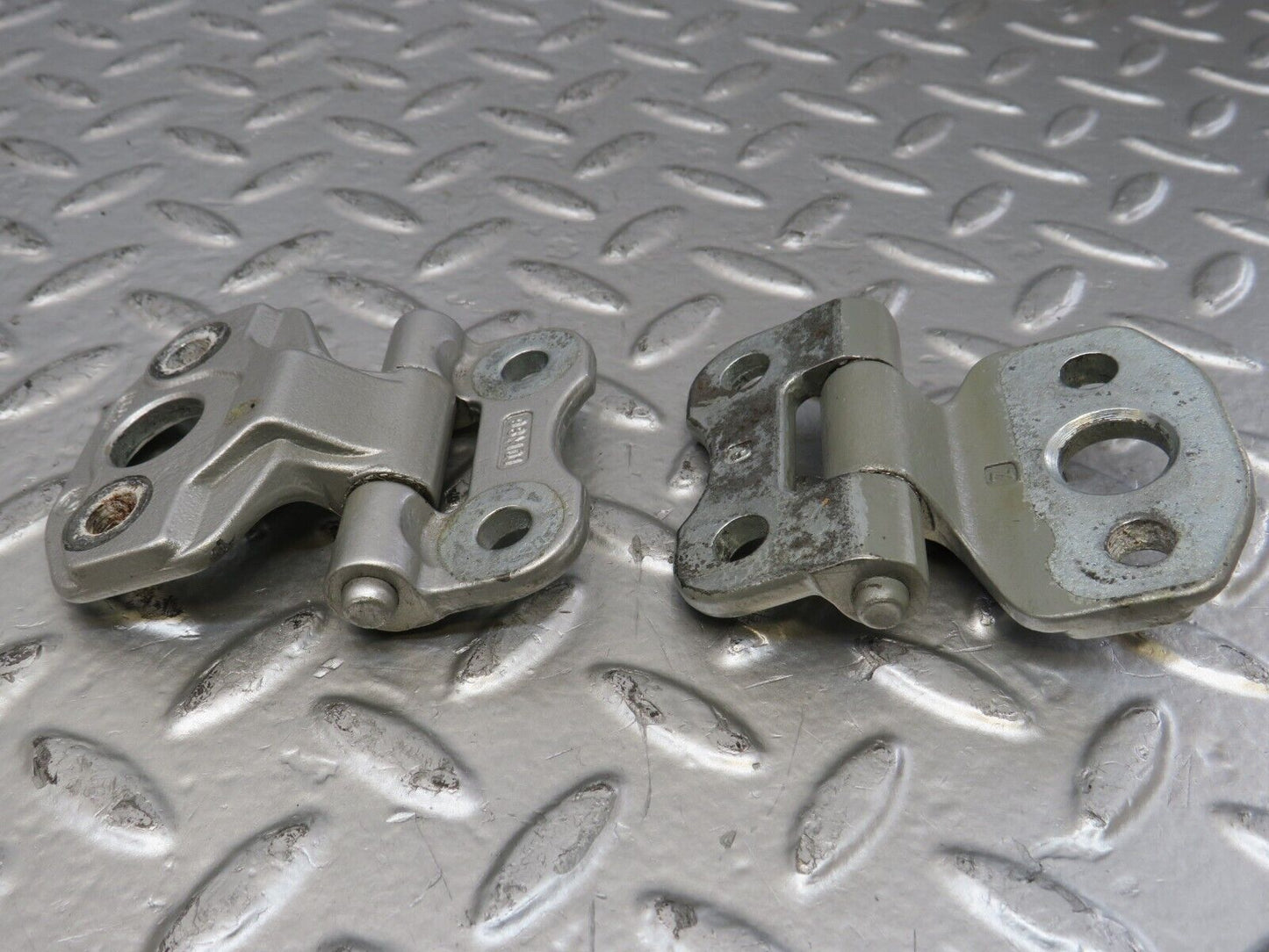 24871 Mercedes-Benz W140 S320 Right Door Hinges Pair