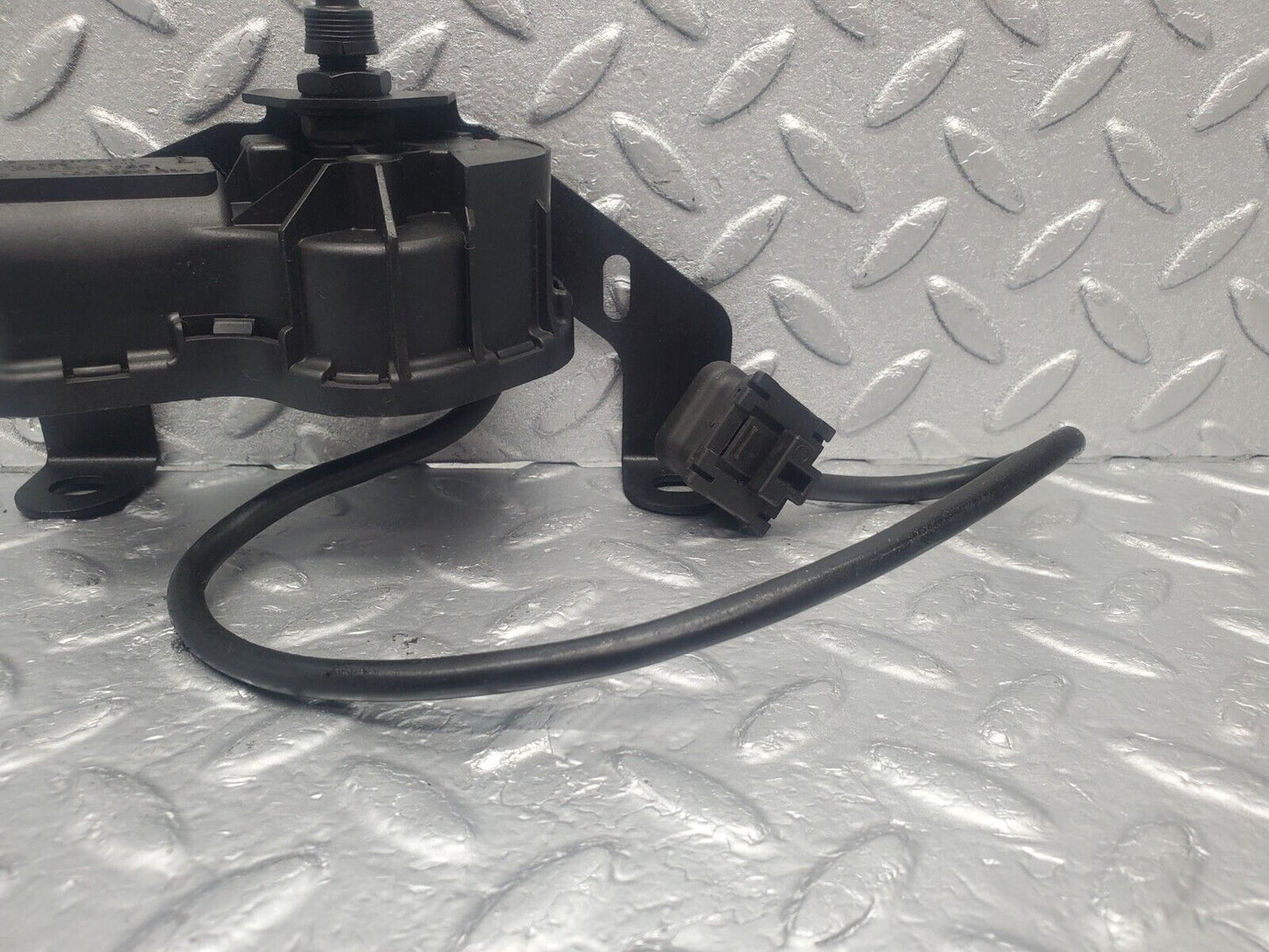 46035 Mercedes-Benz W126 420SE Headlight Wiper Motor Bosch Left 1268205142 0390206839
