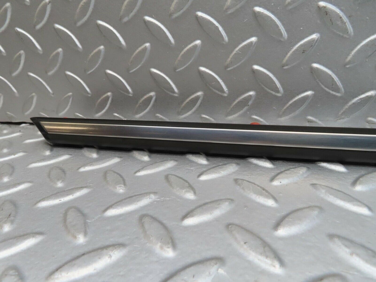 15836 Mercedes-Benz W123 280E Rear Left Door Centre Moulding Trim