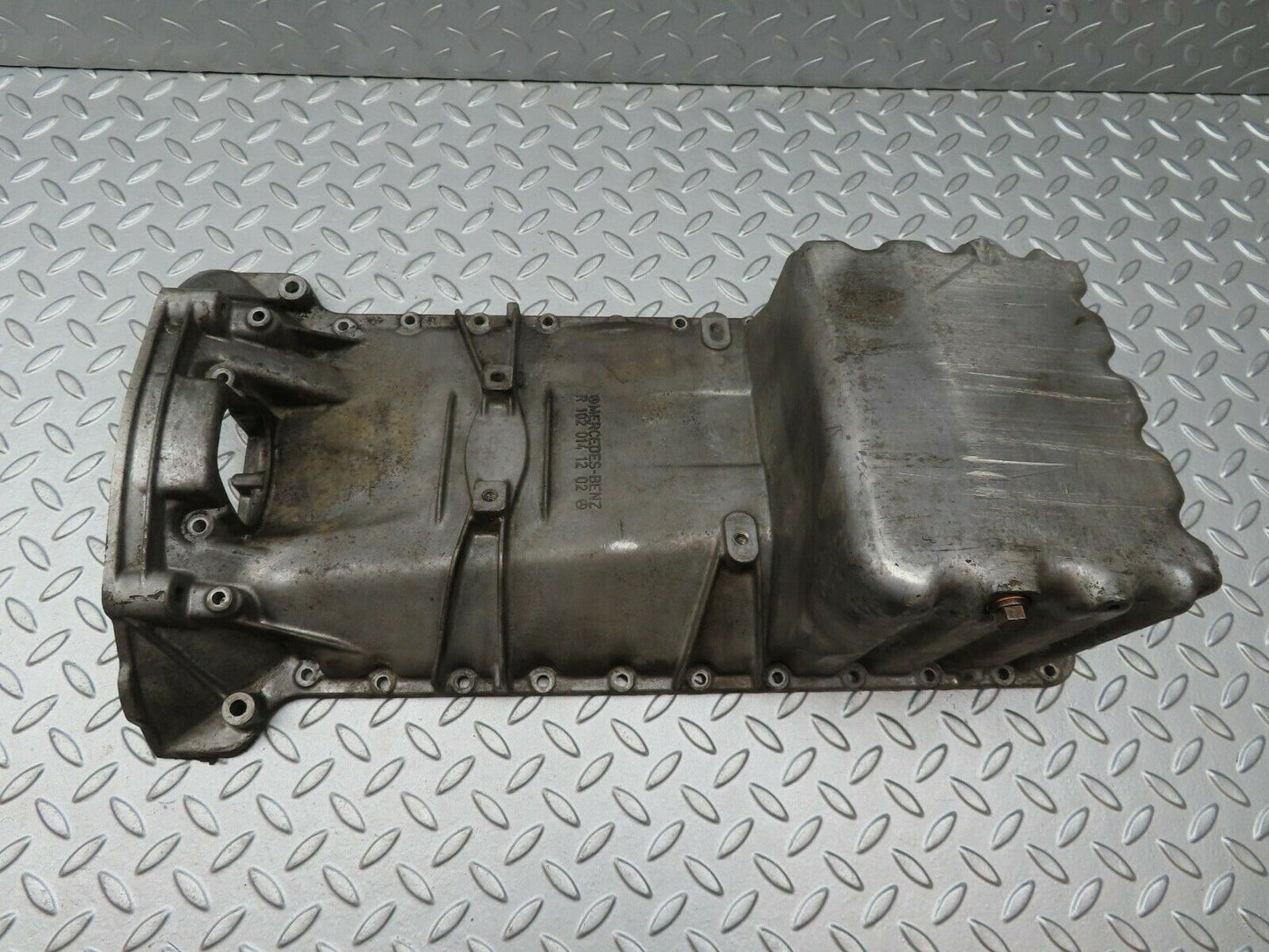 4094 Mercedes-Benz S123 200T Wagon Oil Pan Oil Sump 1020141202