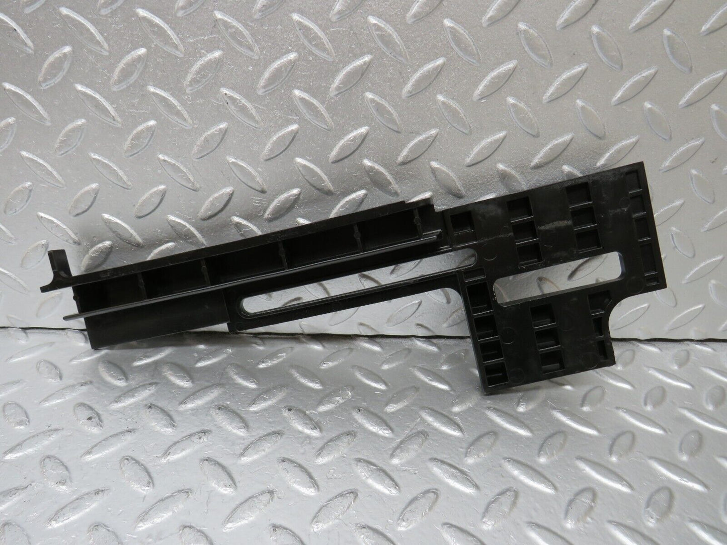 34808 Mercedes-Benz W210 320E Front Bumper Bracket Pair 2108850295 2108850195