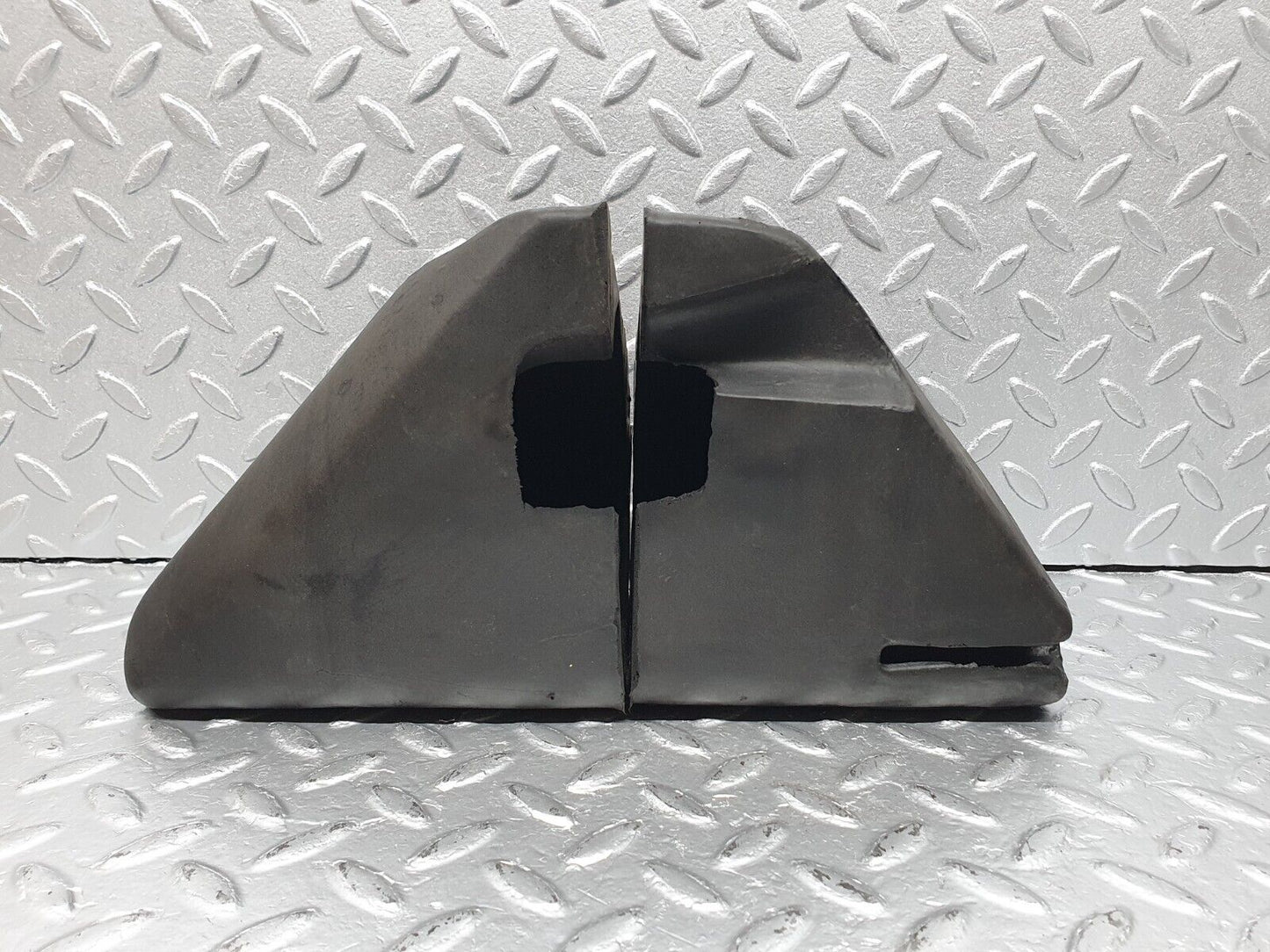 40960 Mercedes-Benz W126 300SE Central Locking Vacuum Pump Housing 1268050490