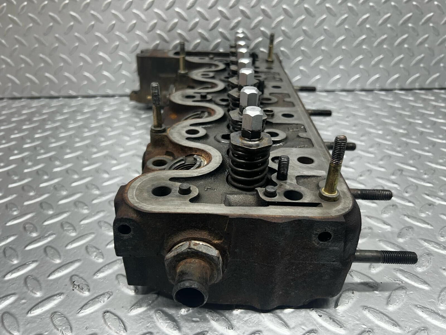 40643 Mercedes-Benz W123 240D Cylinder Head