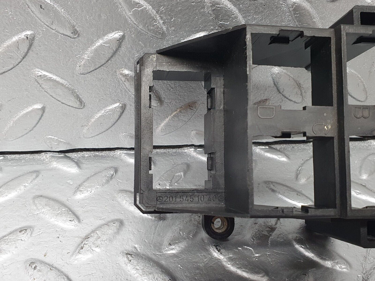 42771 Mercedes-Benz W201 190 2.0L Relay Box Cover 2015451040 2015450103