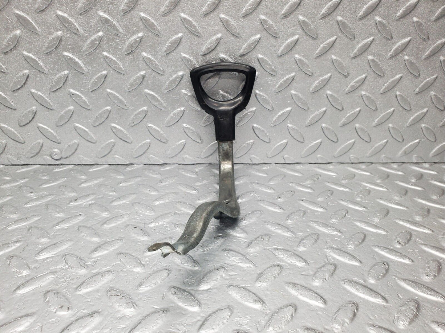 46626 Mercedes-Benz C123 280CE Coupe Front Left Seat Side Height Adjust Handle