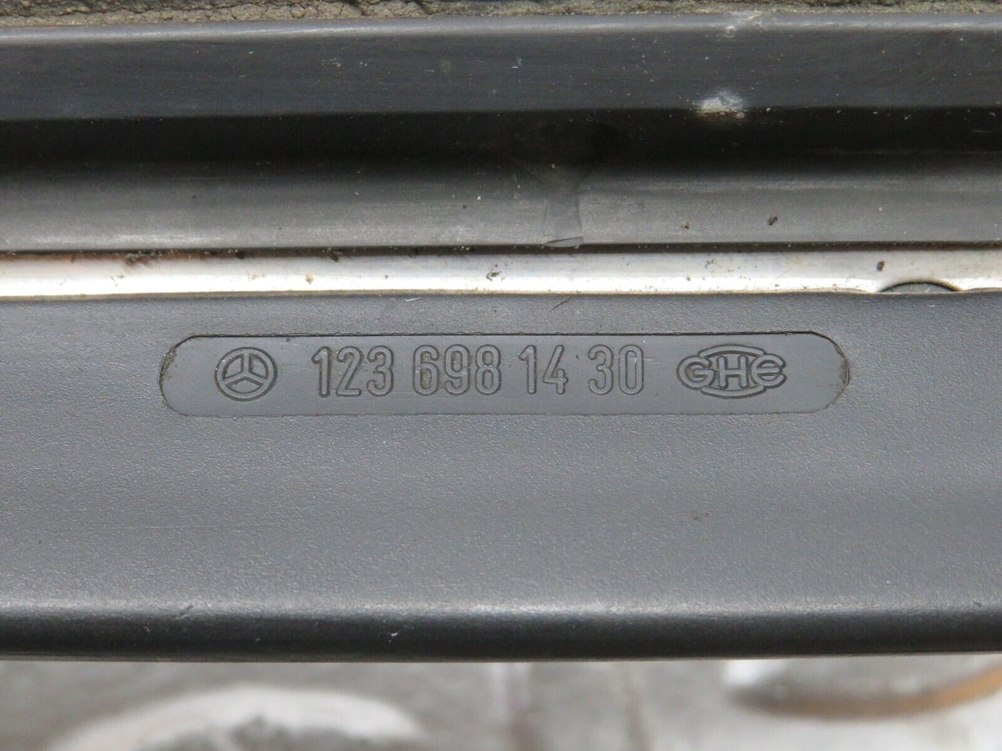 32219 Mercedes-Benz W123 230E Roof Chrome Moulding Trim Right Side