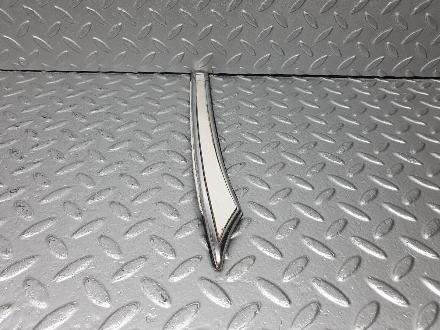40750 Mercedes-Benz W123 300D C Pillar Exterior Trim Left Side 1236902780