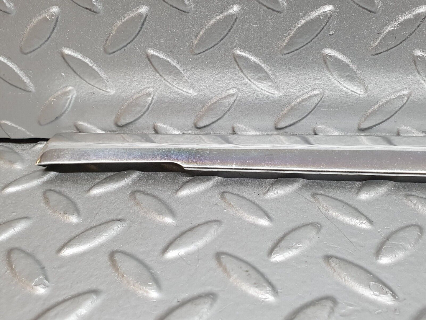 41187 Mercedes-Benz W126 300SE Rear Right Door Chrome Moulding Trim