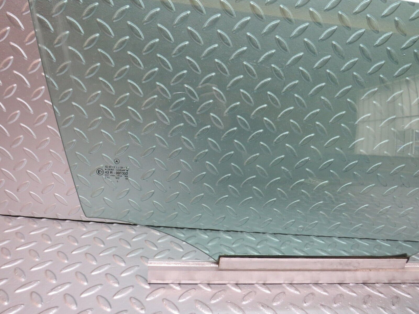 33261 Mercedes-Benz W202 C180 Front Right Door Window Glass