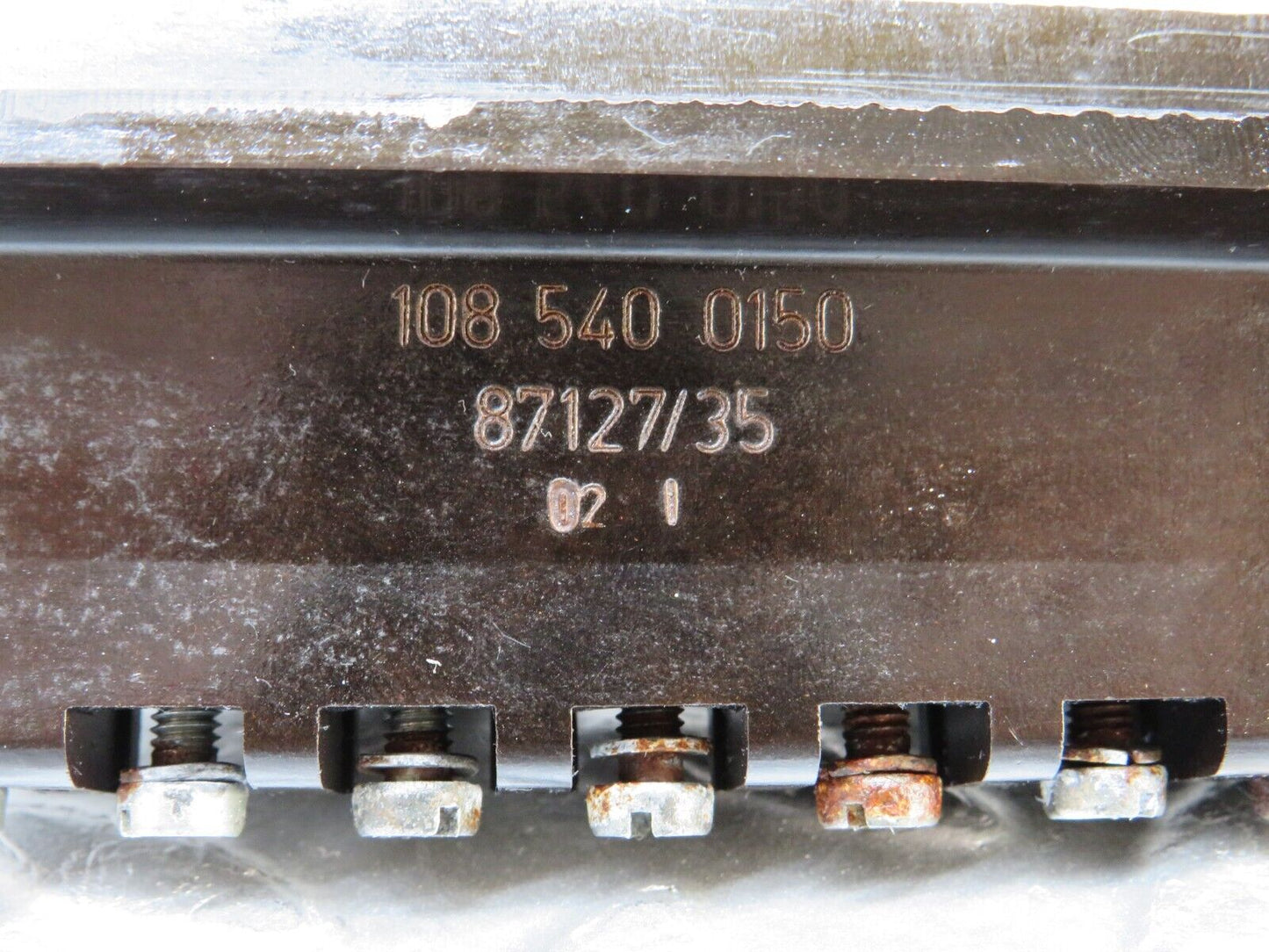 37449 Mercedes-Benz W109 300SEL Fuse Box 1085400150