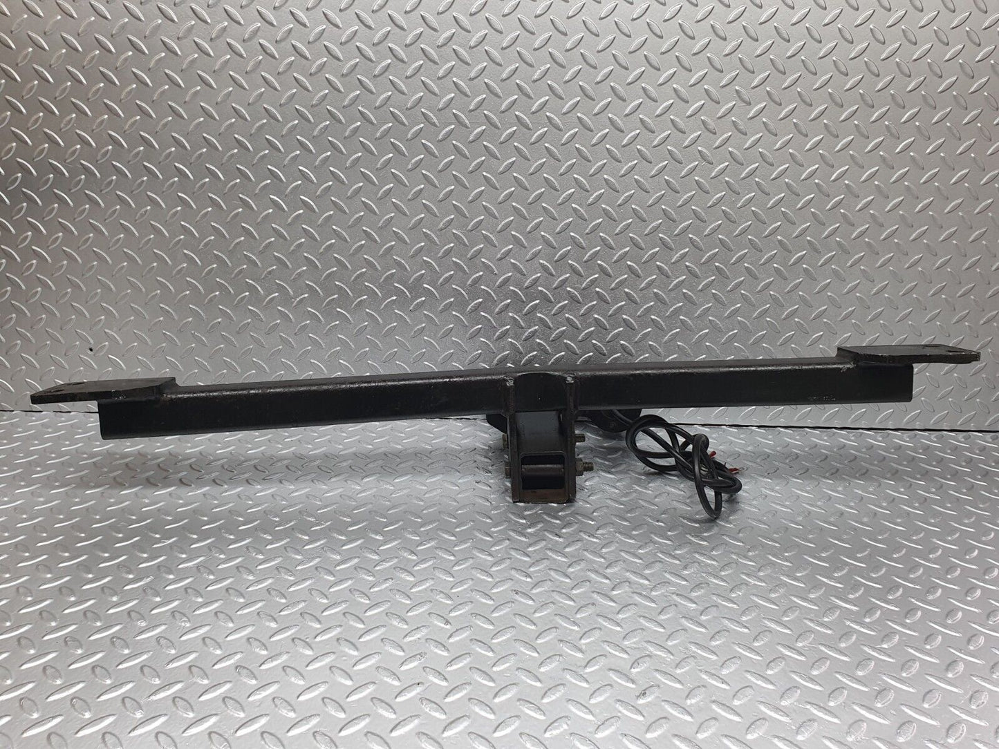 42122 Mercedes-Benz W202 C200 Genuine Tow Bars