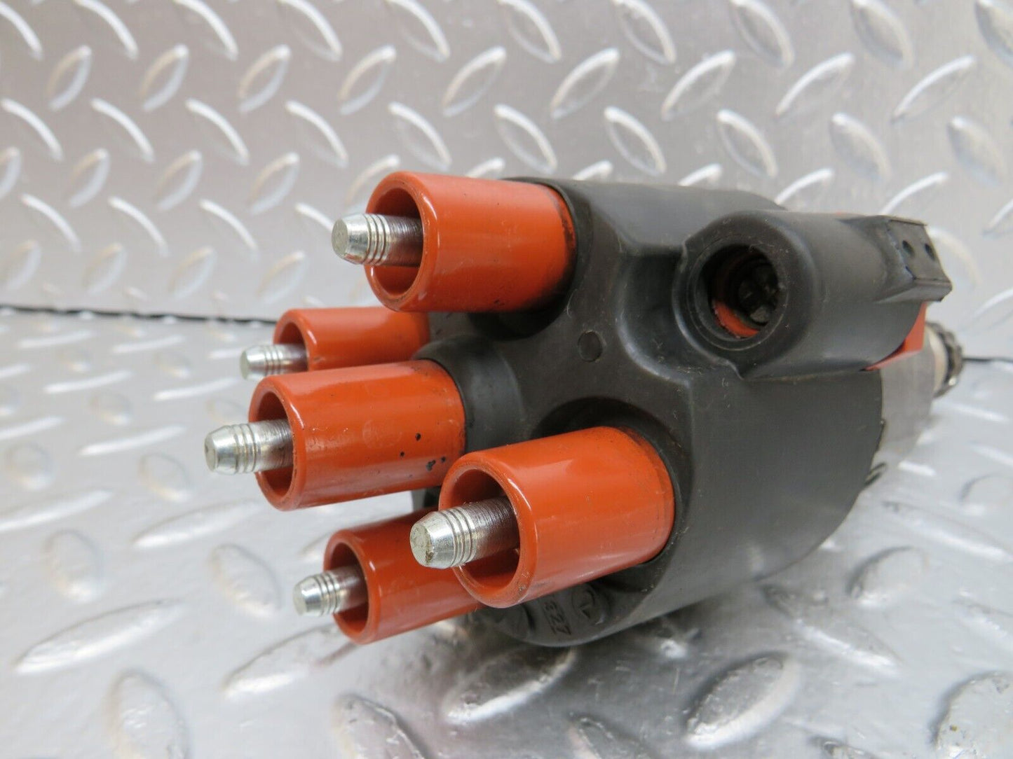 25490 Mercedes-Benz W123 200 Ignition Distributor Bosch 0237002059 0021589401