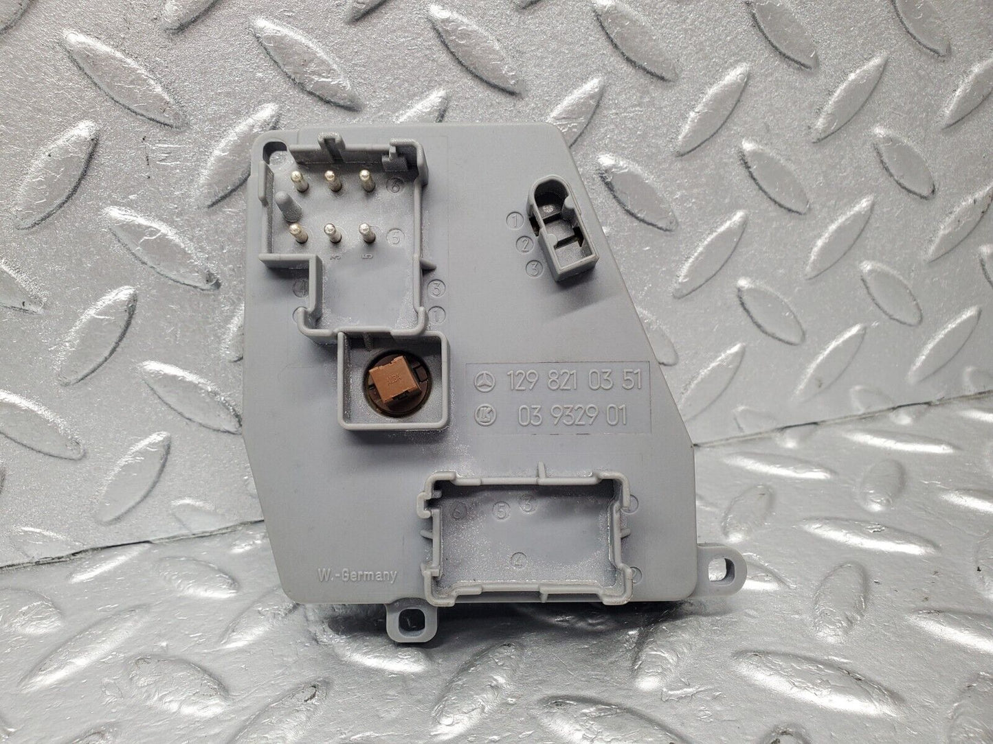 46752 Mercedes-Benz R129 320SL Coupe Front Left Seat Adjust Switch 1298210351