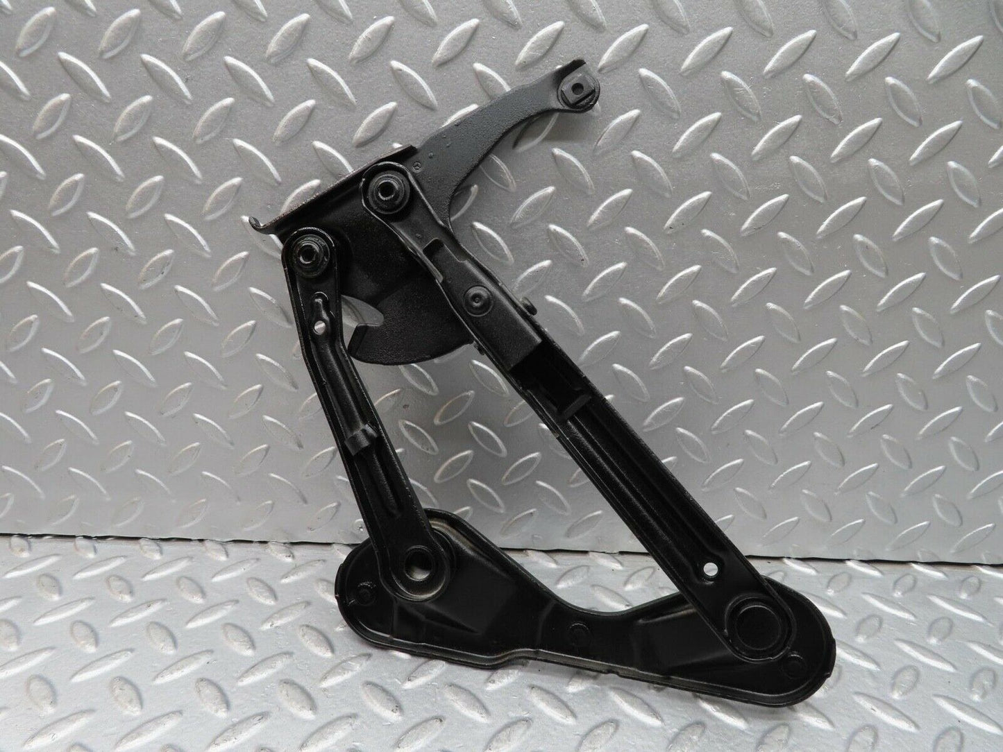 16425 Mercedes-Benz W124 260E Bonnet Hinge Left Side